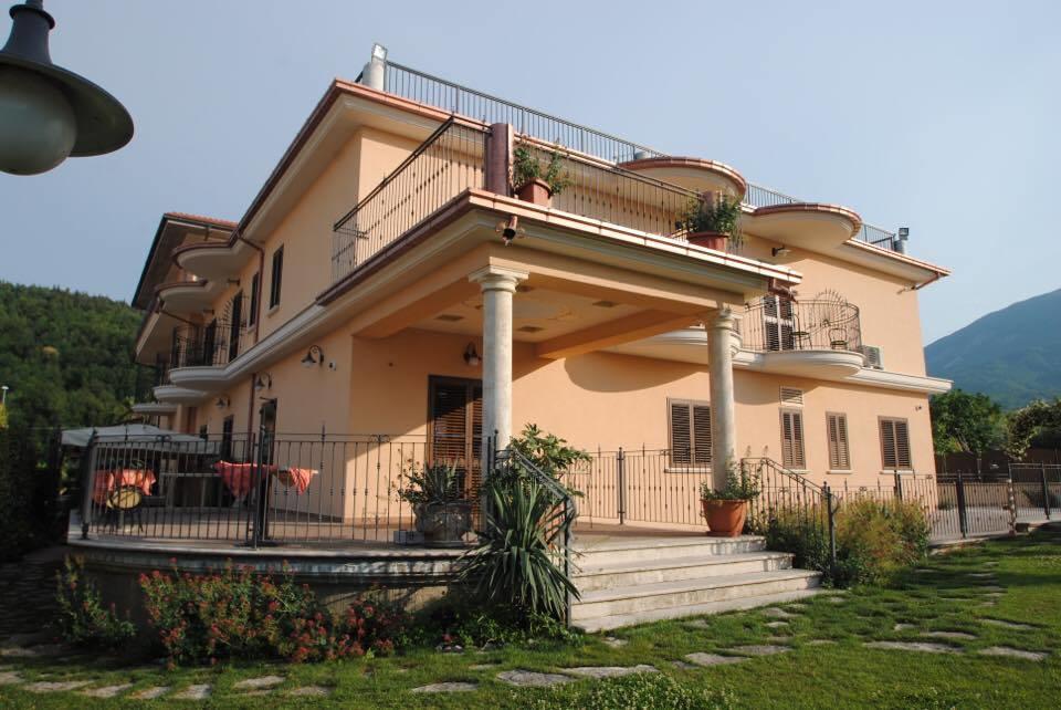 Hotel Il Salice Civitella Del Tronto Exterior foto